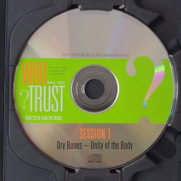 Who Will You Trust 5 Disc CD Audio Series Box Set Beth Moore Religion Faith - Picture 7 of 11